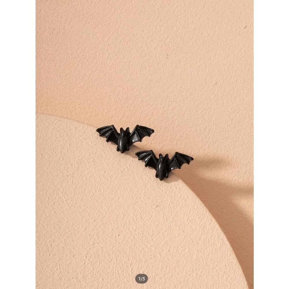Black Bat Halloween Stud Earrings